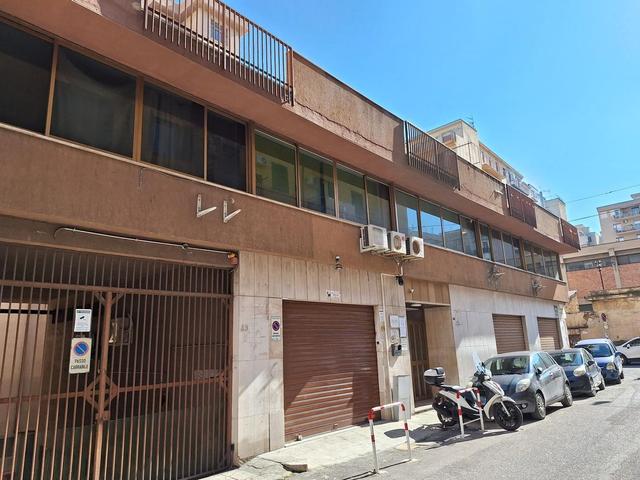 #25600 Ufficio al piano ammezzato in vendita - foto 5