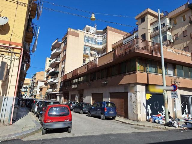 #25600 Ufficio al piano ammezzato in vendita - foto 4