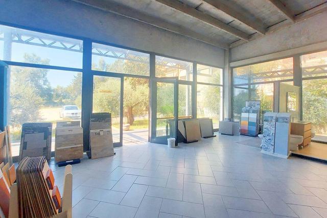 #21577 Edificio commerciale con show room e piazzale in vendita - foto 26