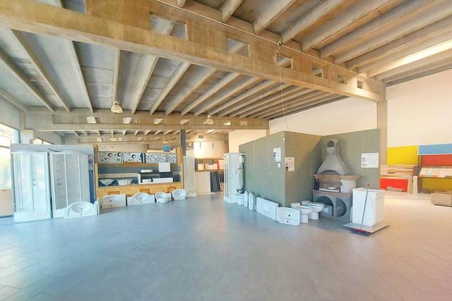#21577 Edificio commerciale con show room e piazzale in vendita - foto 28
