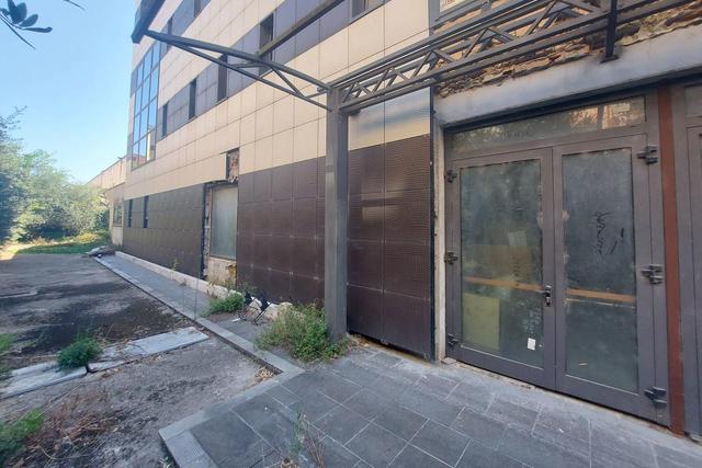 #21577 Edificio commerciale con show room e piazzale in vendita - foto 30