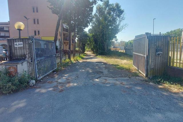 Complessi commerciali in vendita