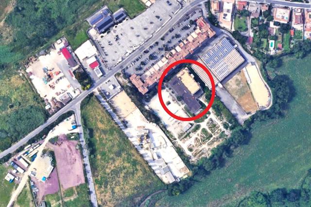 #21577 Edificio commerciale con show room e piazzale in vendita - foto 33