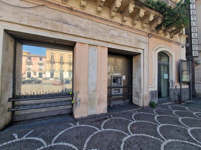 Negozi in vendita