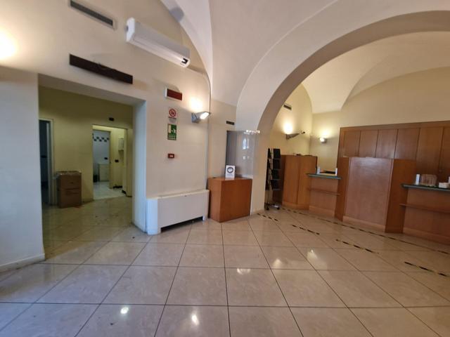 Negozi in vendita