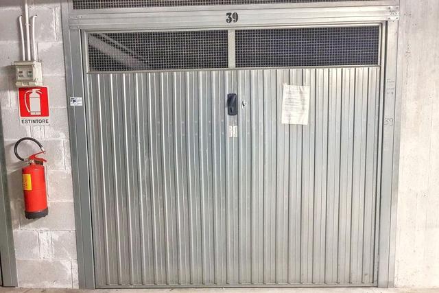 Garage in vendita