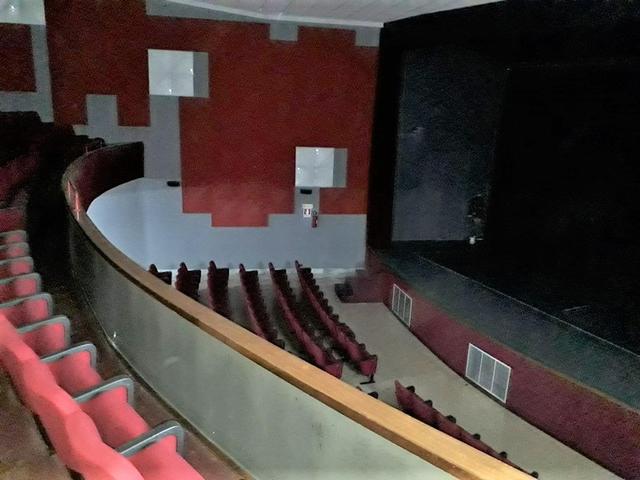 Pubblico spettacolo in vendita