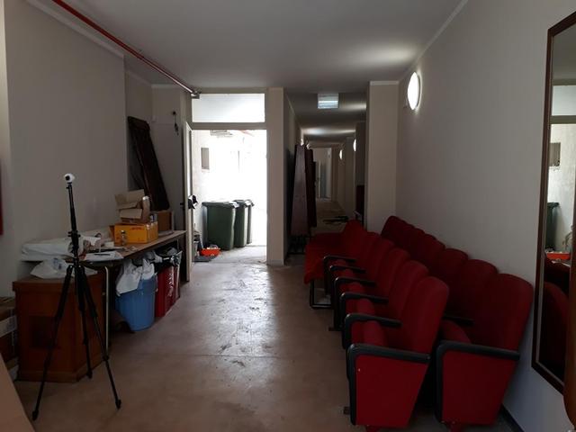Pubblico spettacolo in vendita