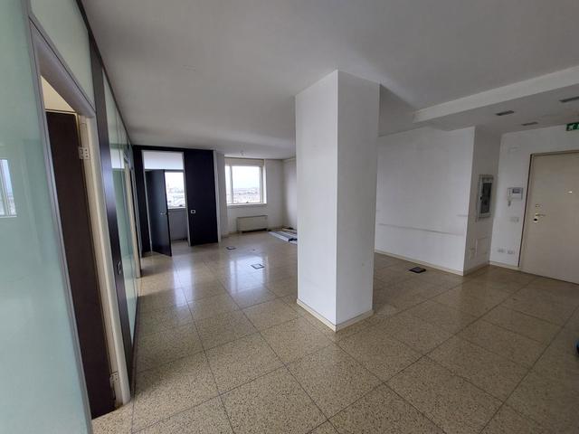 Grandi dimensioni in vendita