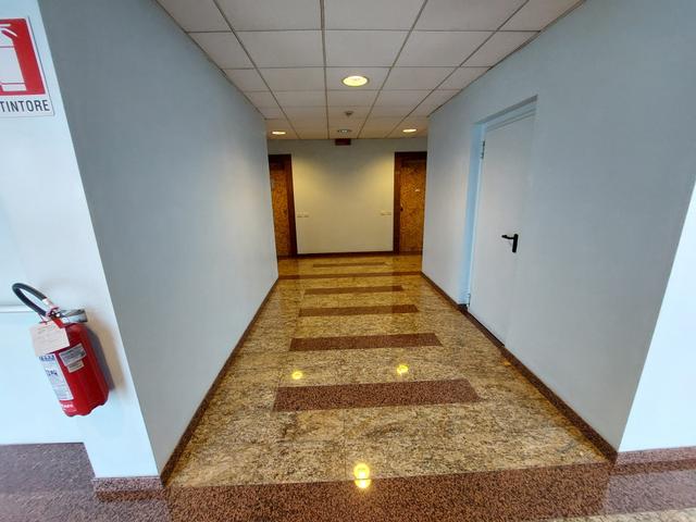 #2537954 Ufficio con posti auto in vendita - foto 23