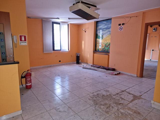 Grandi dimensioni in vendita