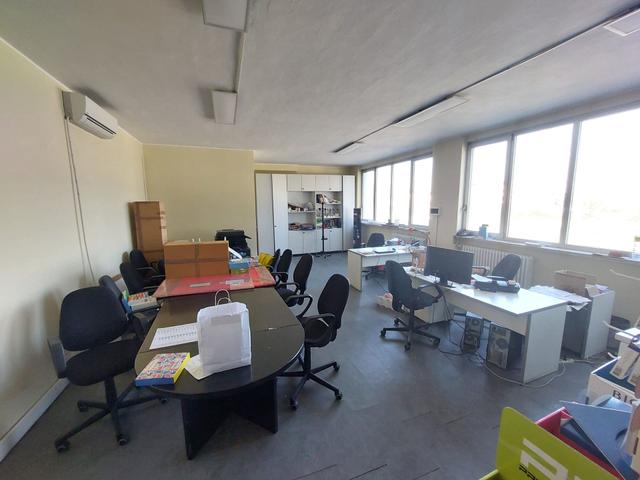 #2638989 Capannone con palazzina uffici e ampia area esterna con possibile cambio di destinazione d’uso in vendita - foto 6