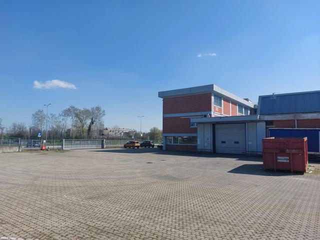 #2638989 Capannone con palazzina uffici e ampia area esterna con possibile cambio di destinazione d’uso in vendita - foto 23