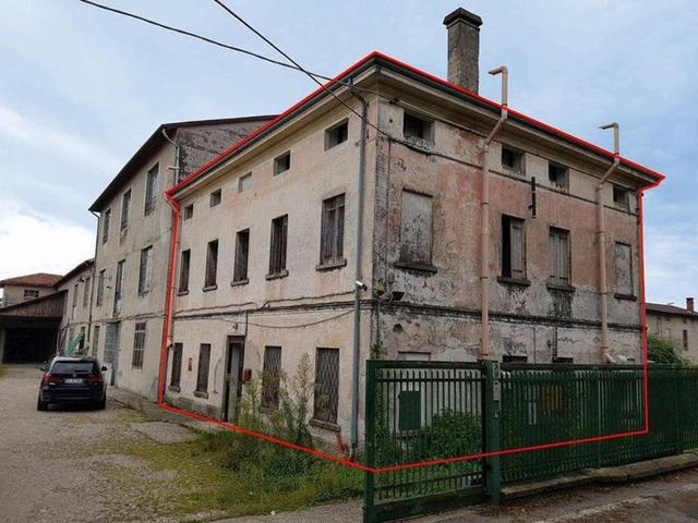Stabilimenti produttivi in vendita