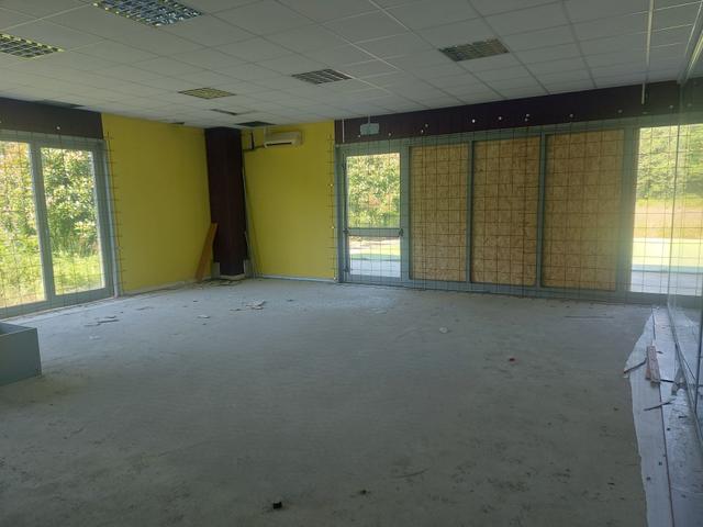 #2536188 Capannone ex palestra con piscina in vendita - foto 6