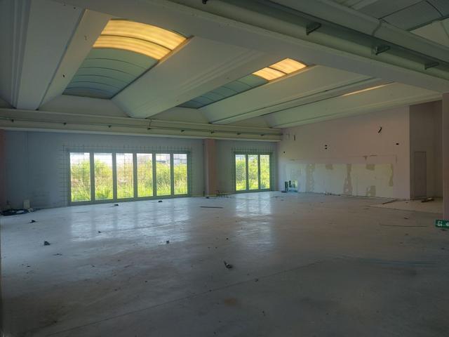 #2536188 Capannone ex palestra con piscina in vendita - foto 7