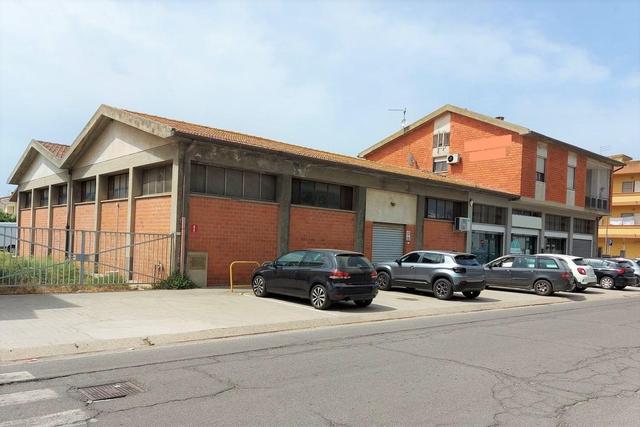 Magazzini in vendita