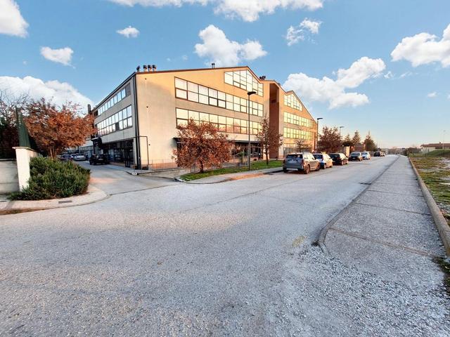 Garage in vendita