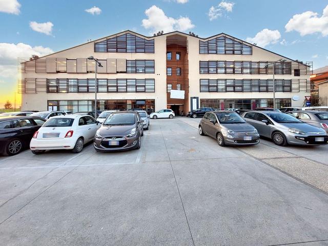 Garage in vendita