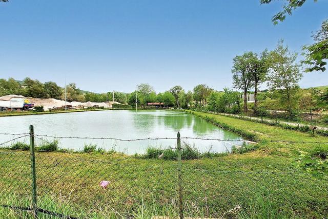 Campi sportivi in vendita
