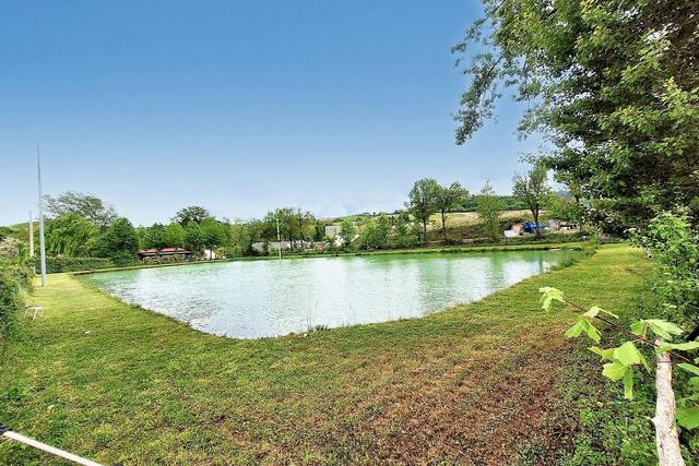 Campi sportivi in vendita