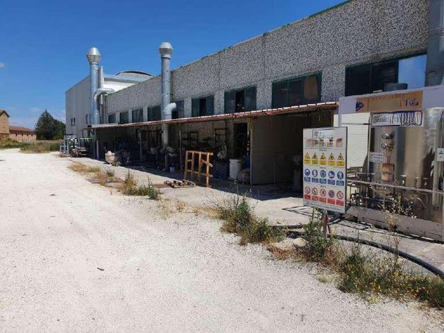 #2640071 Capannone industriale con ampia corte pertinenziale in vendita - foto 2
