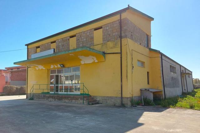 #19449 Complesso artigianale con cortile e pertinenze in vendita - foto 12