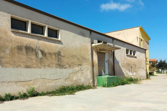 #19449 Complesso artigianale con cortile e pertinenze in vendita - foto 3