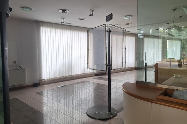 #2536106 Locali di un ex istituto bancario con corte in vendita - foto 4