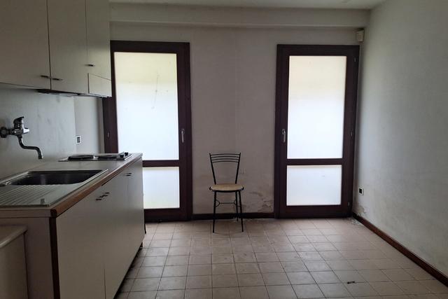 #2536106 Locali di un ex istituto bancario con corte in vendita - foto 6