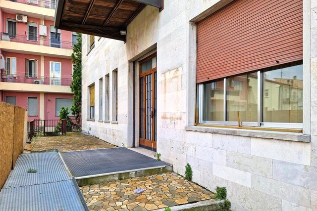 Edifici direzionali in vendita