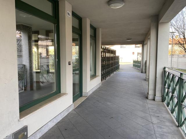 Negozi in vendita