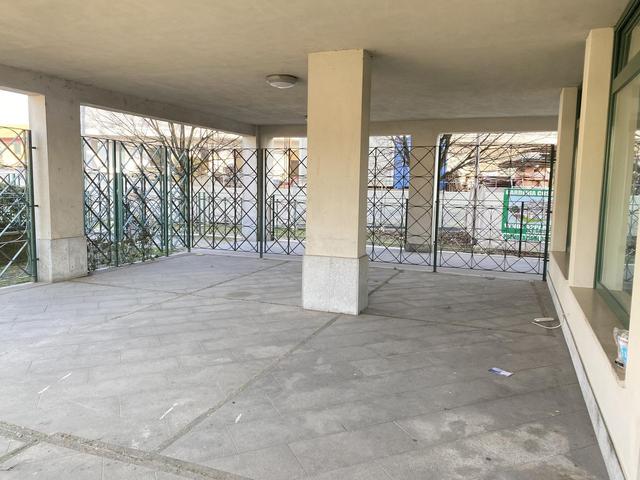 Negozi in vendita