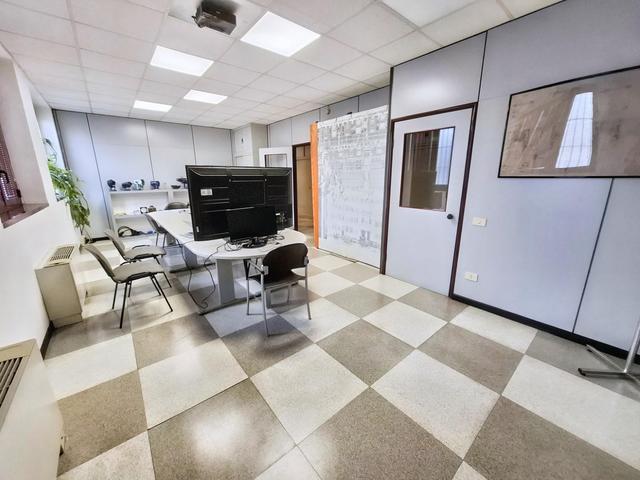 #24995 Capannone industriale con uffici, frazionabile in vendita - foto 16