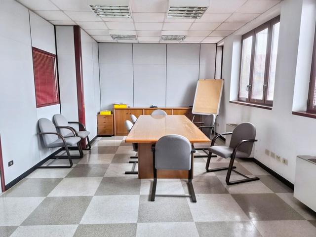 #24995 Capannone industriale con uffici, frazionabile in vendita - foto 7