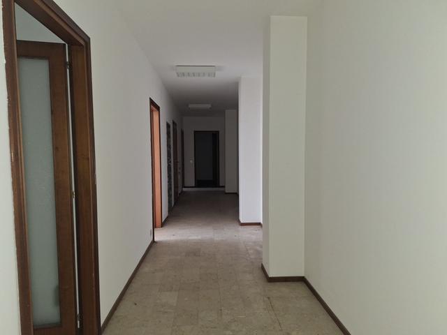 #2638530 Ampio ufficio con cantina e parcheggi di pertinenza in vendita - foto 4