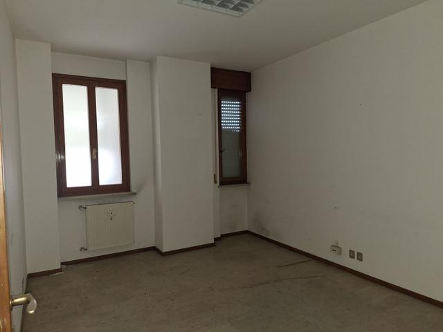 #2638530 Ampio ufficio con cantina e parcheggi di pertinenza in vendita - foto 9