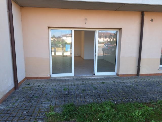 Negozi in vendita
