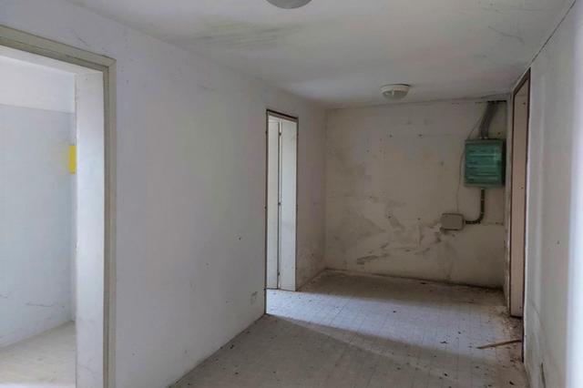 #14882 Porzione di capannone uso commerciale in vendita - foto 3