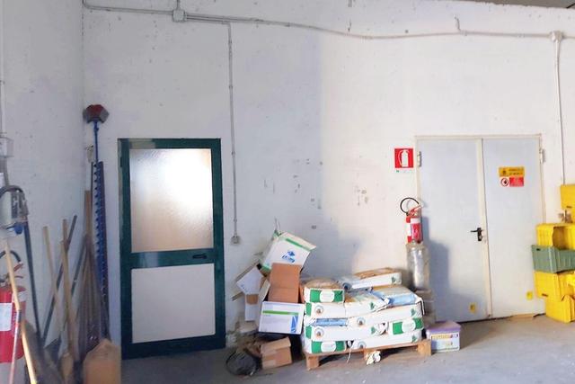 #20409 Complesso artigianale con cortile e pertinenze in vendita - foto 7