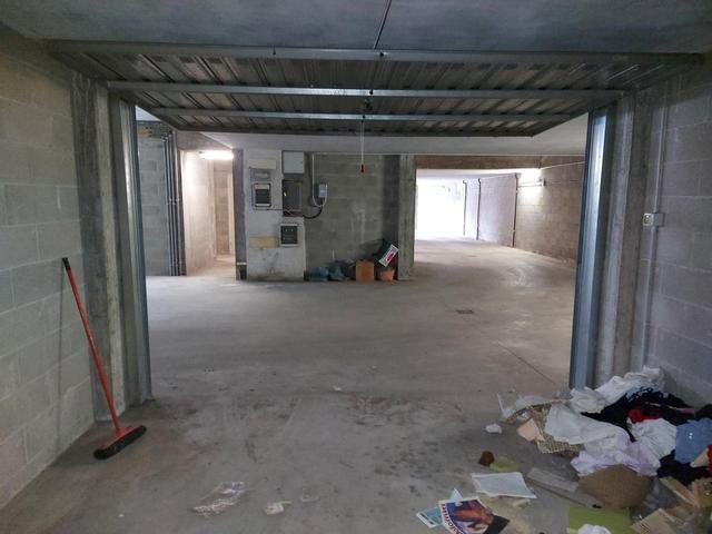 Garage in vendita