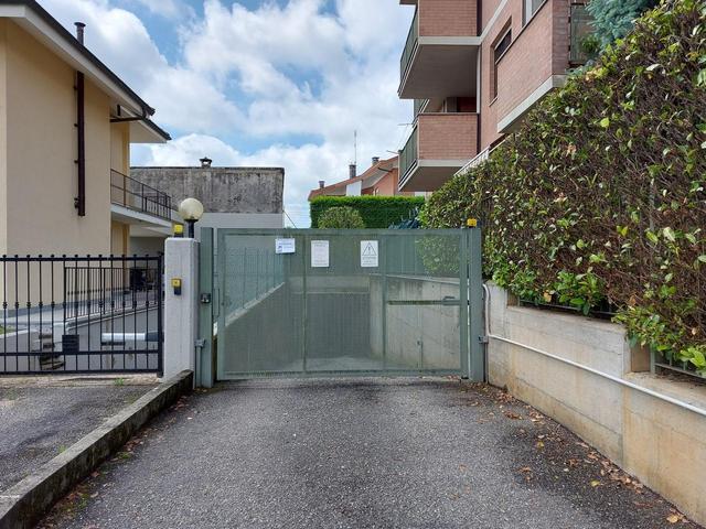 Garage in vendita