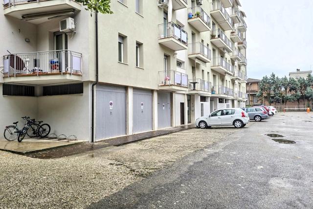 Negozi in vendita