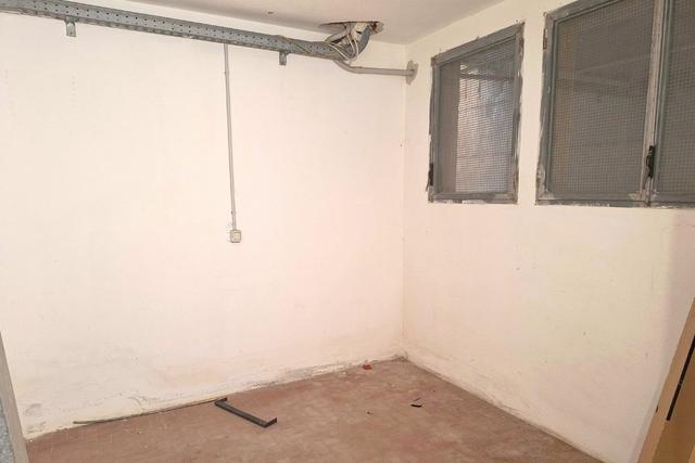 Magazzini in vendita