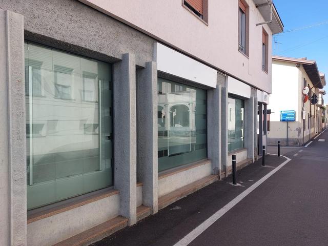 #25932 Locale commerciale ex banca in vendita - foto 2