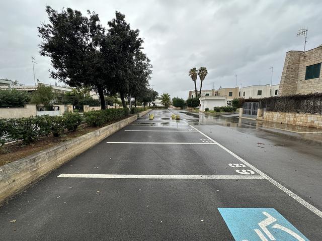 Posti auto in vendita