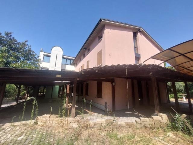 Alberghi in vendita