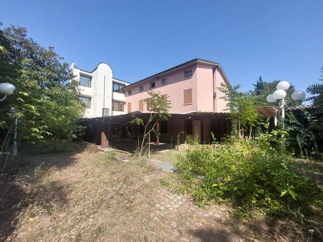 Alberghi in vendita