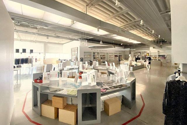 #24599 Opificio con showroom uffici e corte privata in vendita - foto 31