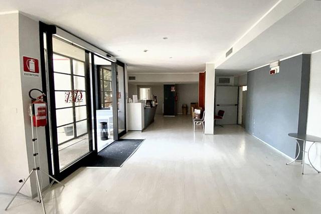 #24599 Opificio con showroom uffici e corte privata in vendita - foto 30
